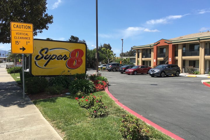 Super 8 by Wyndham Salinas