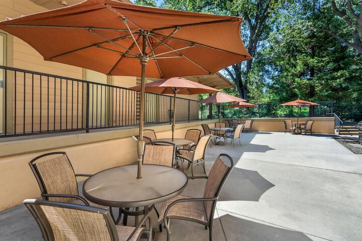 Best Western Plus Sonora Oaks Hotel & Conference Center