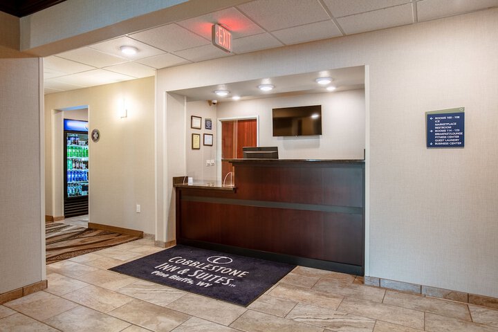 Cobblestone Inn & Suites - Pine Bluffs
