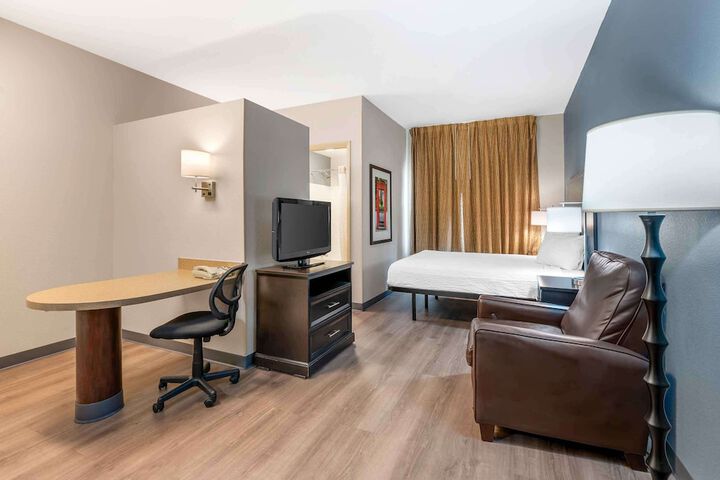 Room 15 of 33