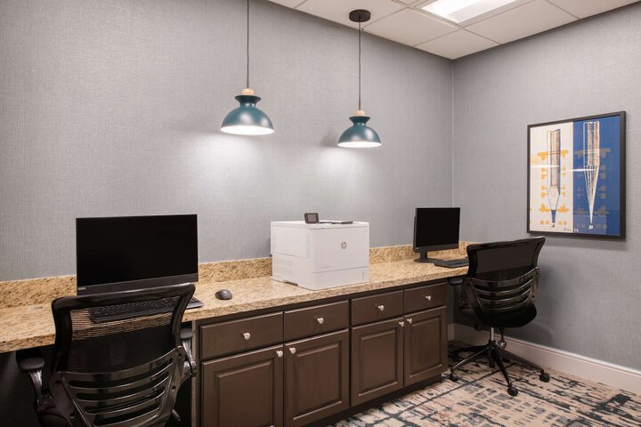 Business Center 43 of 45