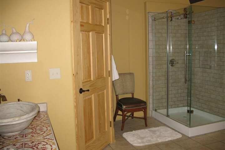 Room 47 of 81