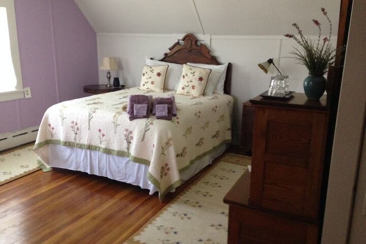 Room 12 of 25
