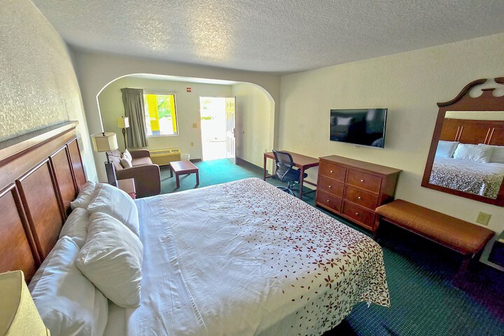 Room 19 of 30