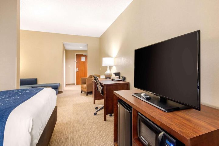 Comfort Suites Manchester near Arnold AFB