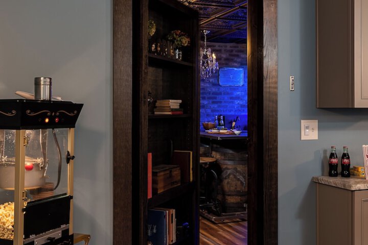 Lounge 54 of 73