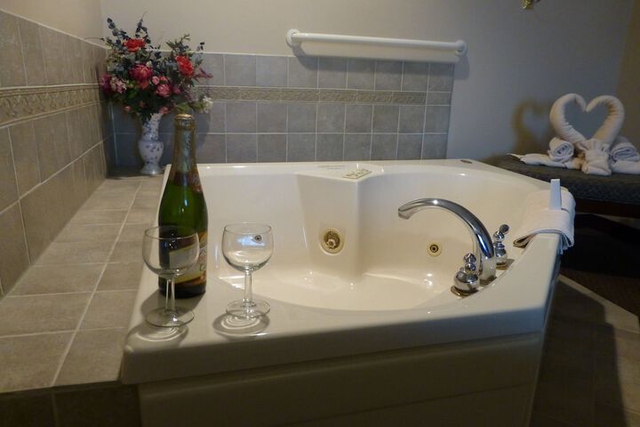 Hot Tub 43 of 44