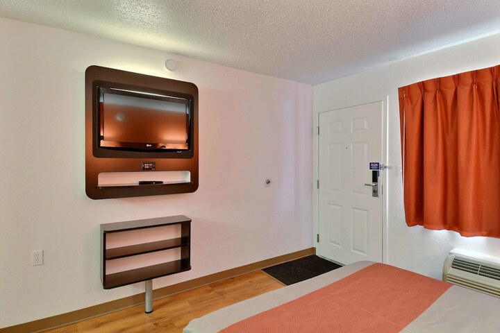 Room 21 of 30