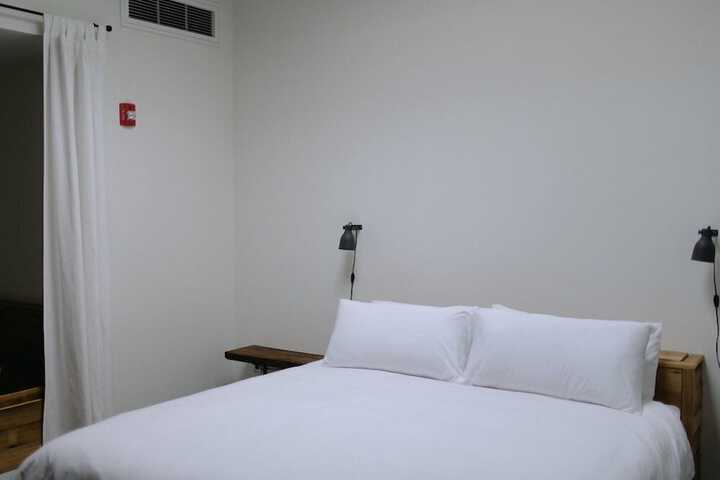 Room 18 of 92