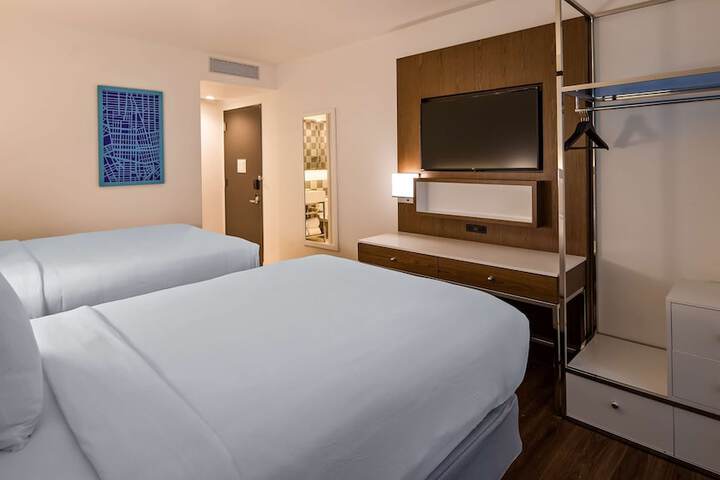 Room 13 of 21