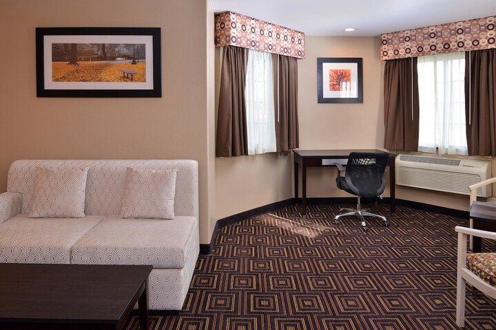 Room 12 of 19