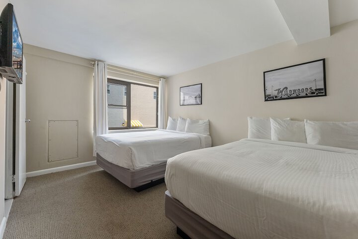 Room 34 of 40