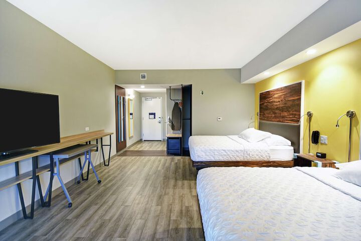 Room 15 of 32