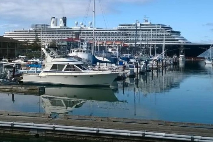 Astoria Riverwalk Inn