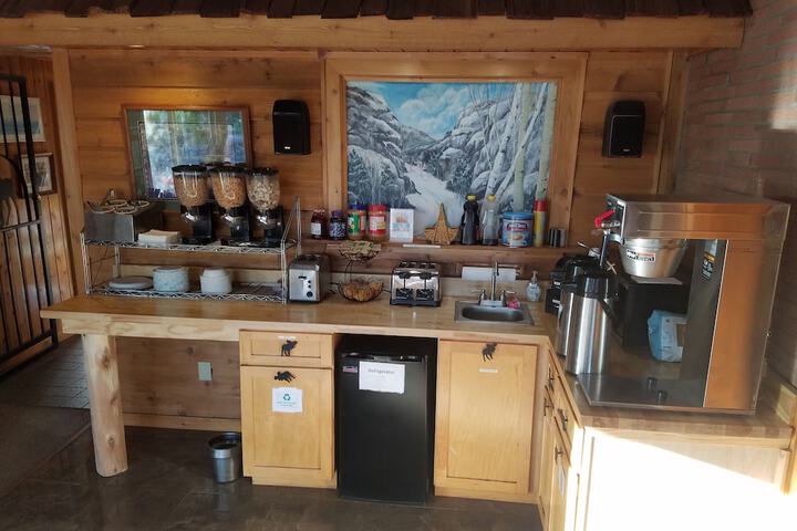 Breakfast/Coffee Service 55 of 66