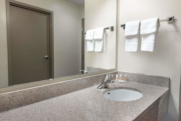 Room 14 of 15