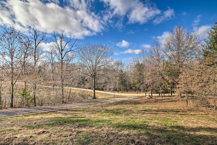 Close to Vineyards: Updated New Haven Retreat!
