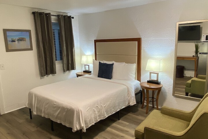 Room 13 of 22