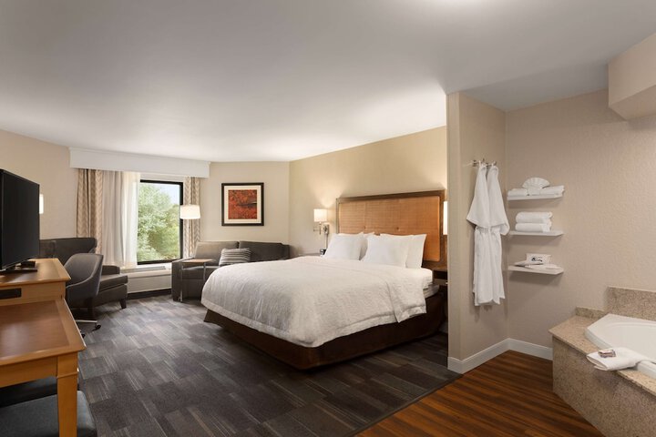 Room 25 of 52