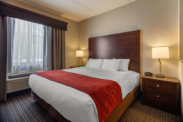 Room 32 of 49