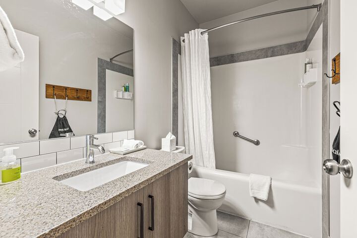 Basecamp Lodge Canmore