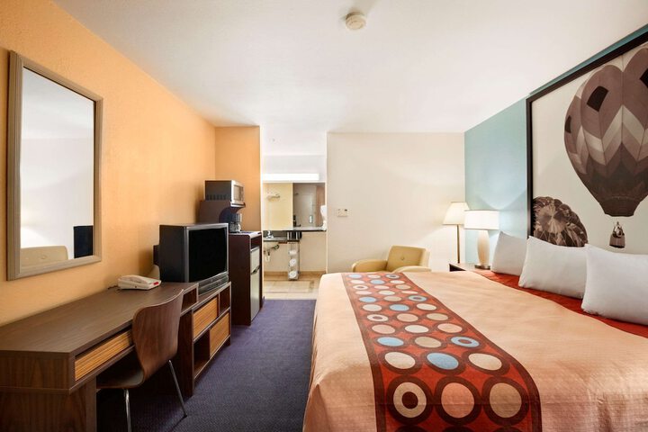 Room 13 of 25