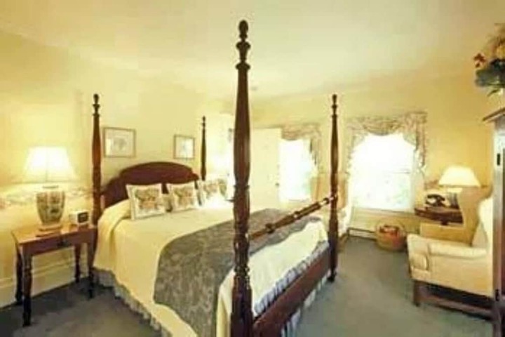 Room 26 of 106