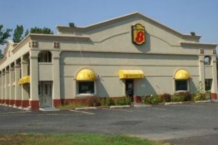 SUPER 8 BELLMAWR NJ PHILADELPH