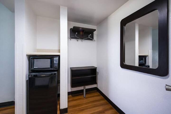 Room 25 of 39