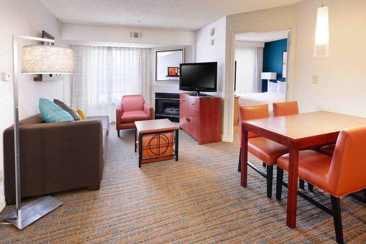 Room 11 of 19
