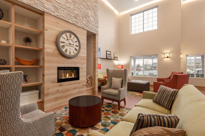 Country Inn & Suites by Radisson Ames, IA