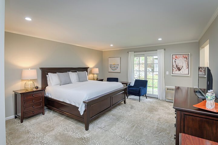 Room 34 of 42