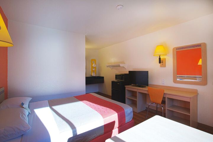 Room 30 of 43