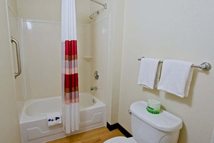 Red Roof Inn Philadelphia - Oxford Valley