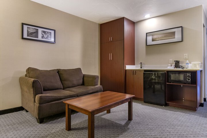 Room 17 of 35