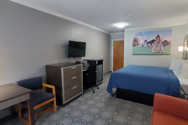 Ambassador Inn & Suites
