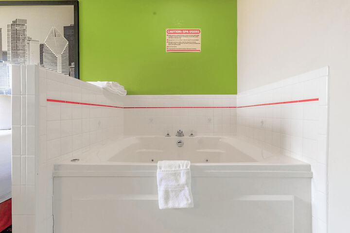 Hot Tub 59 of 61