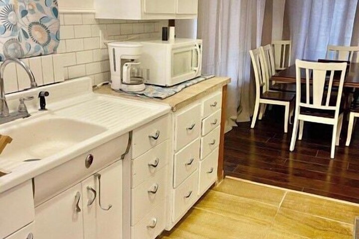 Cozy Cabin Retreat in Midway