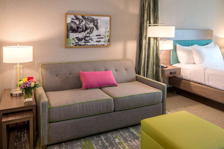 Room 13 of 27