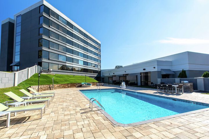 DoubleTree by Hilton Winston Salem - University