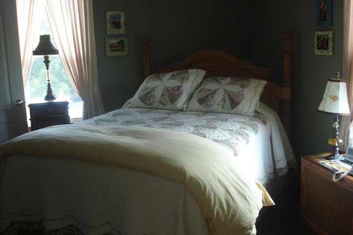 Room 22 of 48