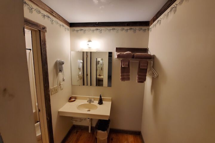 Room 42 of 55