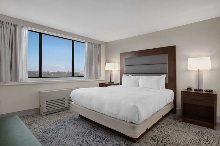 Room 93 of 131