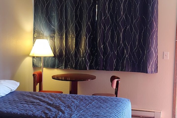Room 10 of 25