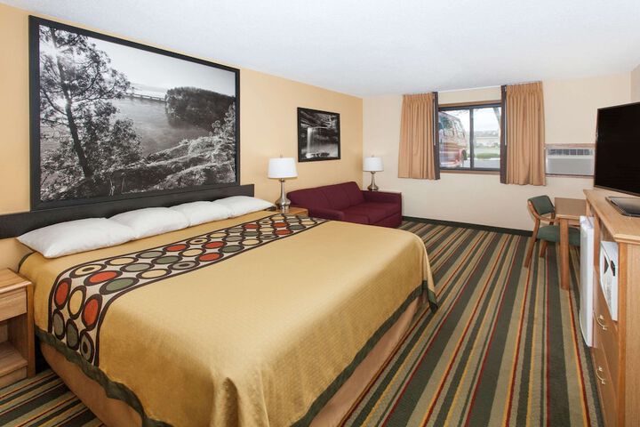 Room 33 of 45