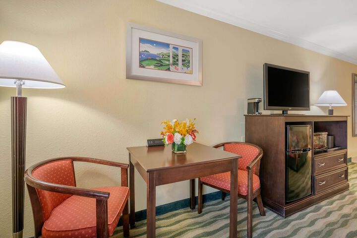 Room 9 of 43