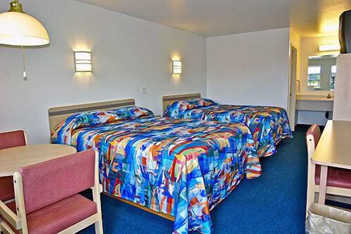 Room 13 of 37