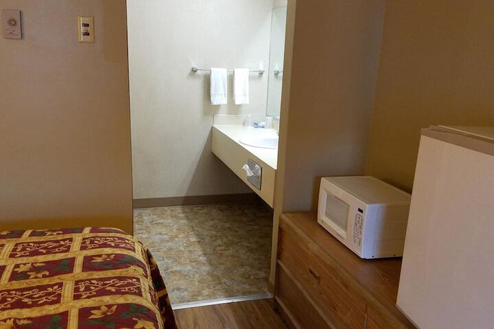 Room 22 of 26