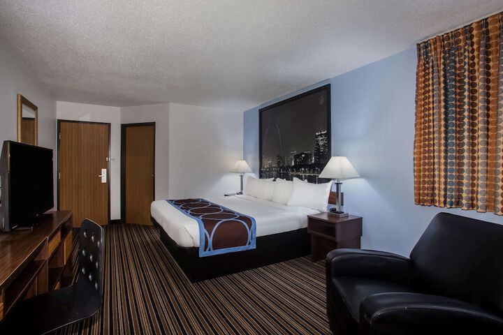 Room 12 of 14