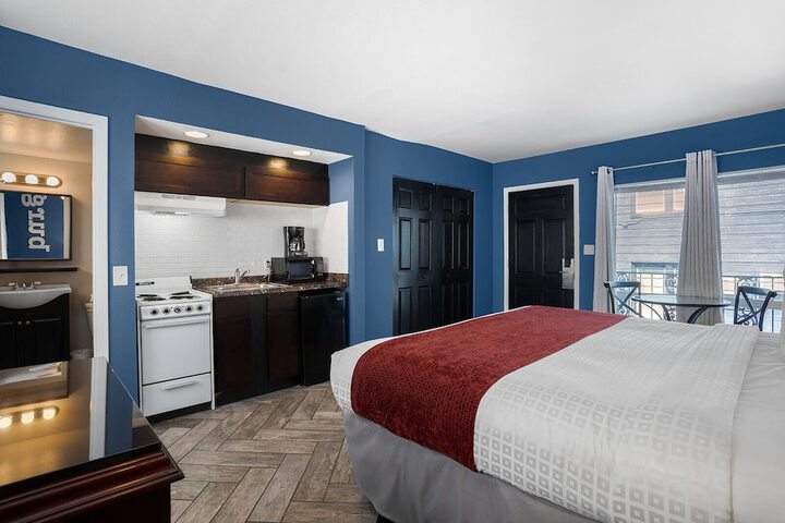 Room 30 of 33